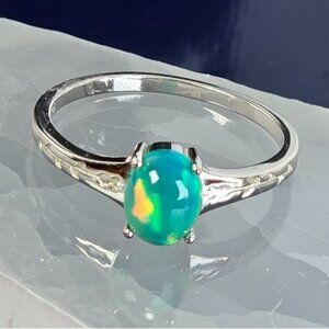 925 Sterling Silver Ring Sz 8.5 with Natural Green Opal 8x6mm